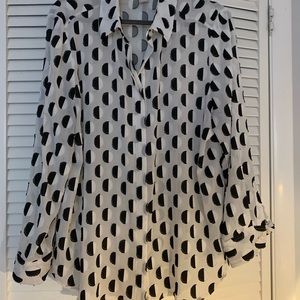 Super cute black and white blouse